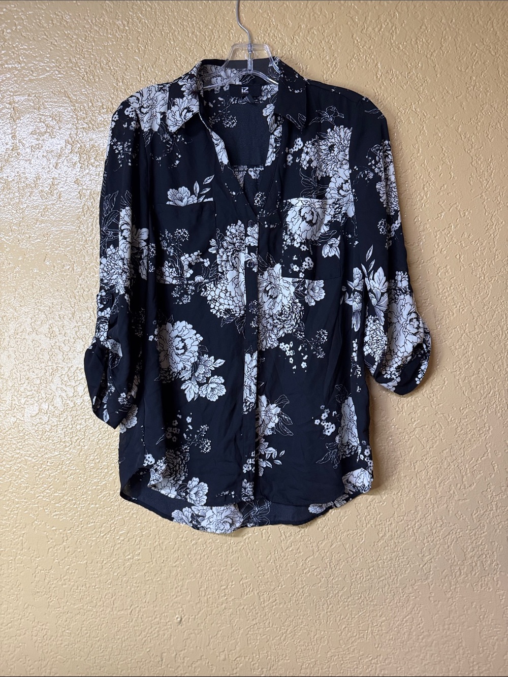 Iz Byer Black and White Floral Button-Down Shirt